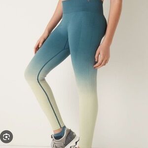 PINK Victoria's Secret Ombre Leggings